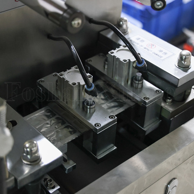 Plate Type Small Medical Capsule Blister Packing Machine
